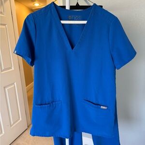 Figs Women's Short Sleeve V-Neck Top in Blue